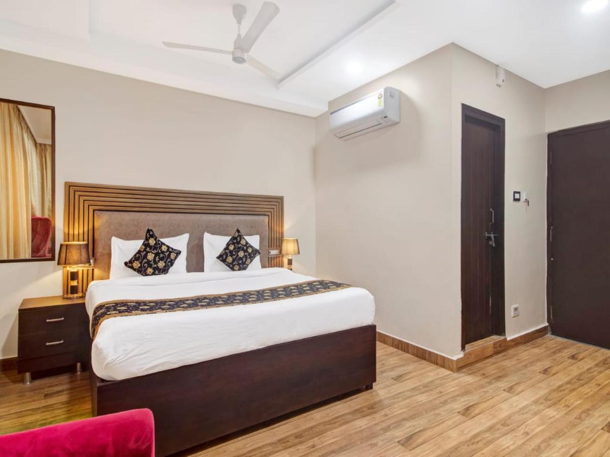 The Superb Hotel Pvt Ltd Hyderabad Exterior foto